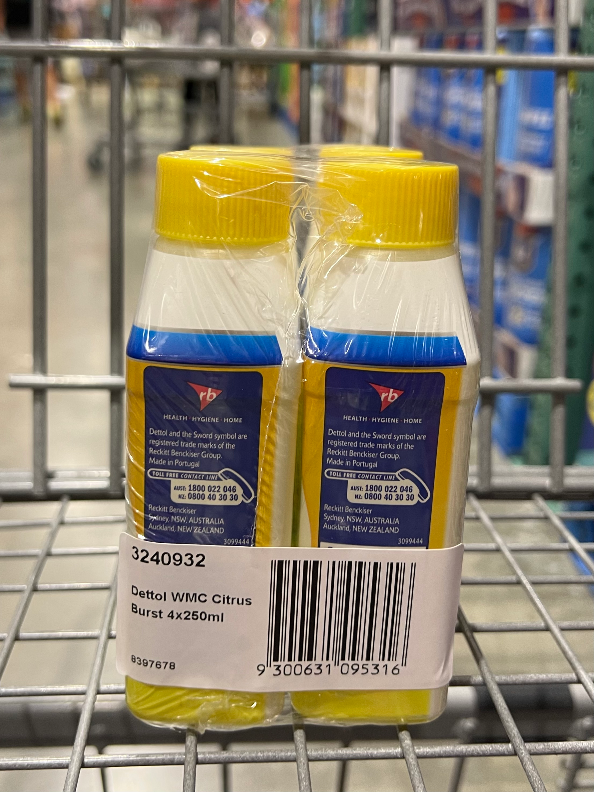 4 Pack Bundle Product on a shopping cart with the name Dettol Washing Machine Cleaner Lemon 4 x 250ml written at the side including instructions, this is a product for Costco online shopping in NZ.